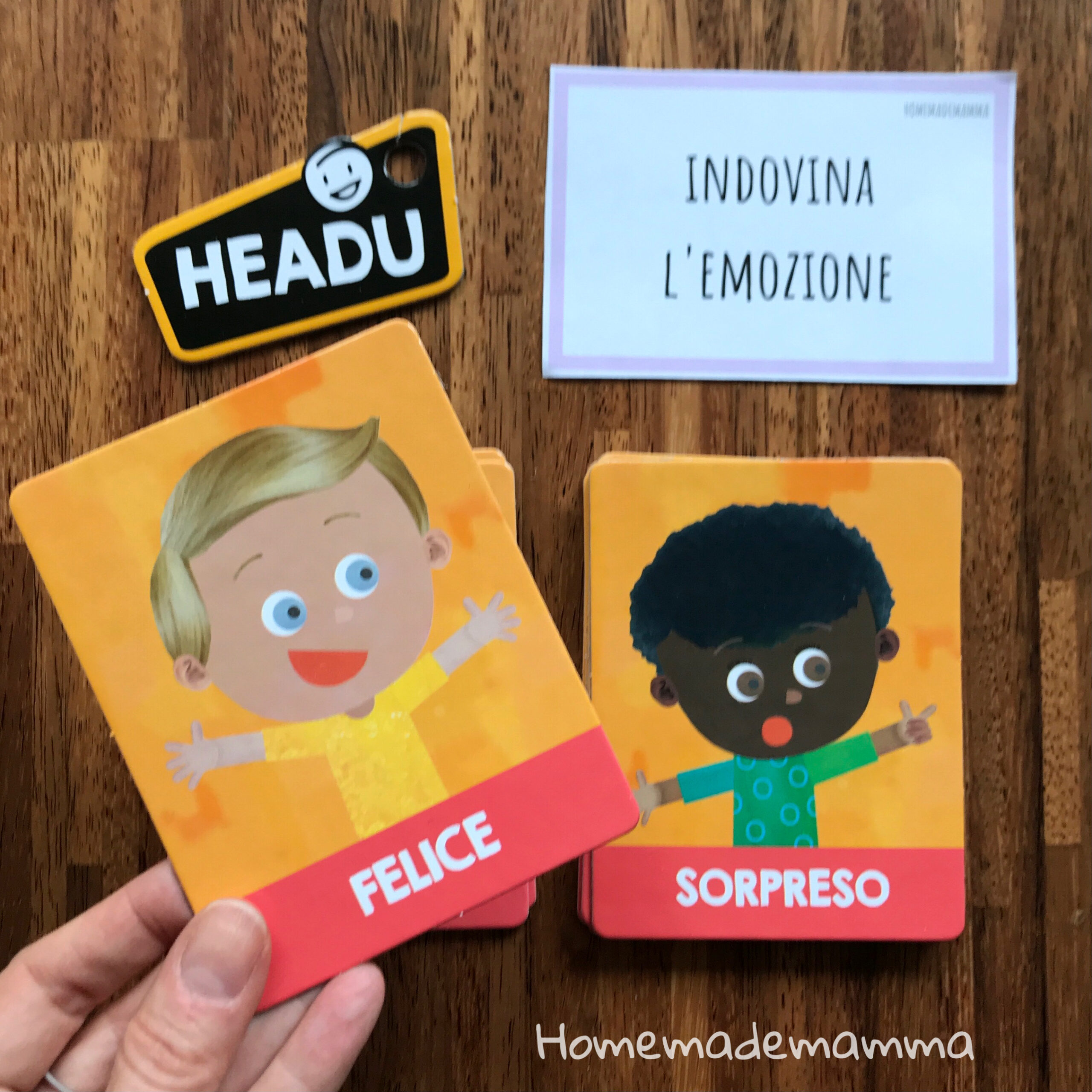 Gioco azioni emozioni Montessori bambini Headu